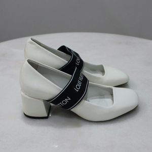 Louis Vuitton White Patent Leather Star Trail Pumps - Size 38
